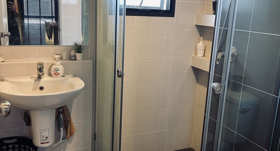 Casa en venta de 3 habitaciones en Phra Samut Chedi, Samut Prakan