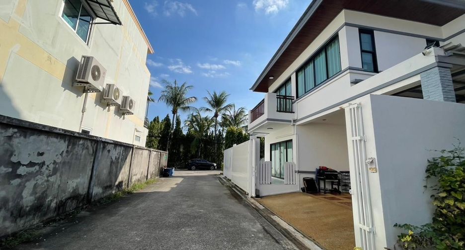 À louer 3 chambres maison à Mueang Phuket, Phuket