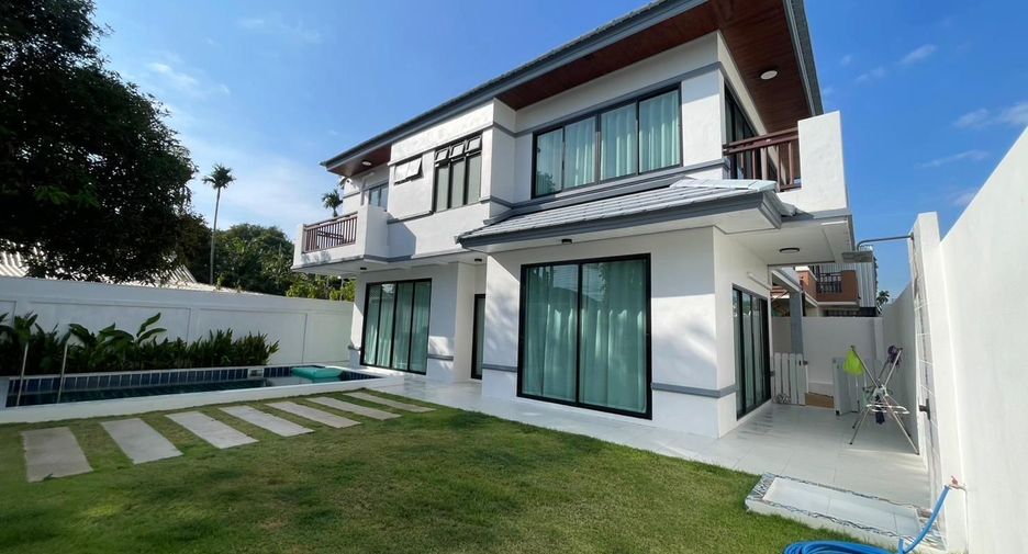 À louer 3 chambres maison à Mueang Phuket, Phuket