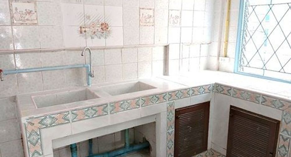 For rent and for sale 4 bedrooms house in Pak Kret, Nonthaburi