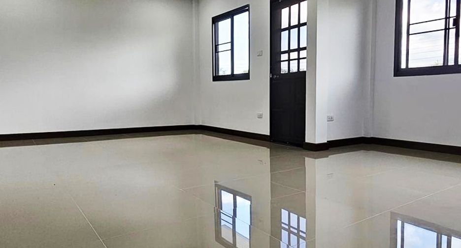 Haus zum Kauf mit 5 Zimmer in Mueang Lampang, Lampang