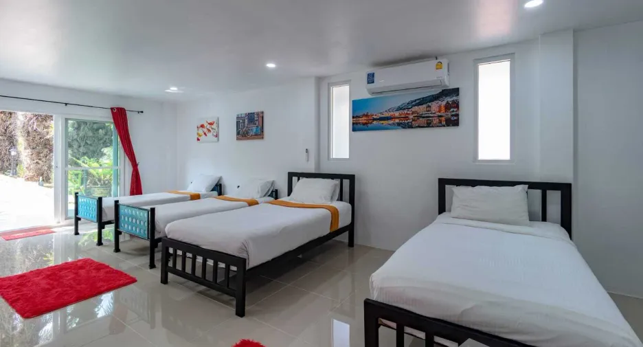 For rent 10 bedrooms villa in Mueang Phuket, Phuket