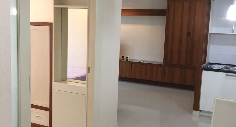For sale 2 bedrooms condo in Sathon, Bangkok