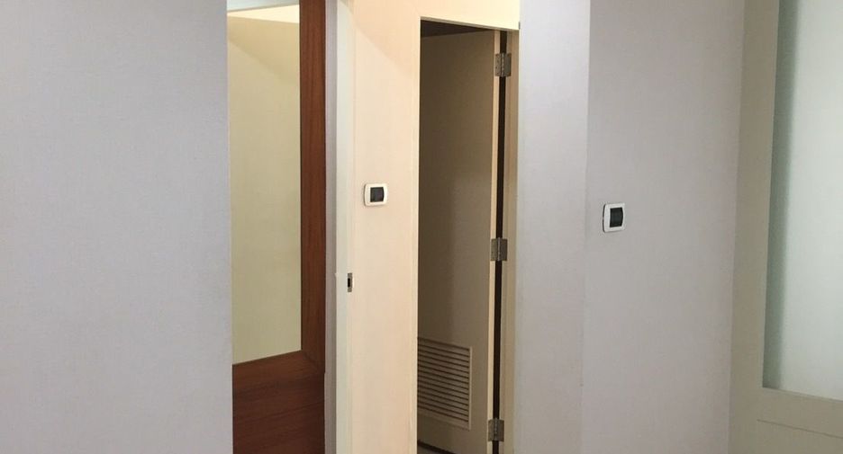 For sale 2 bedrooms condo in Sathon, Bangkok