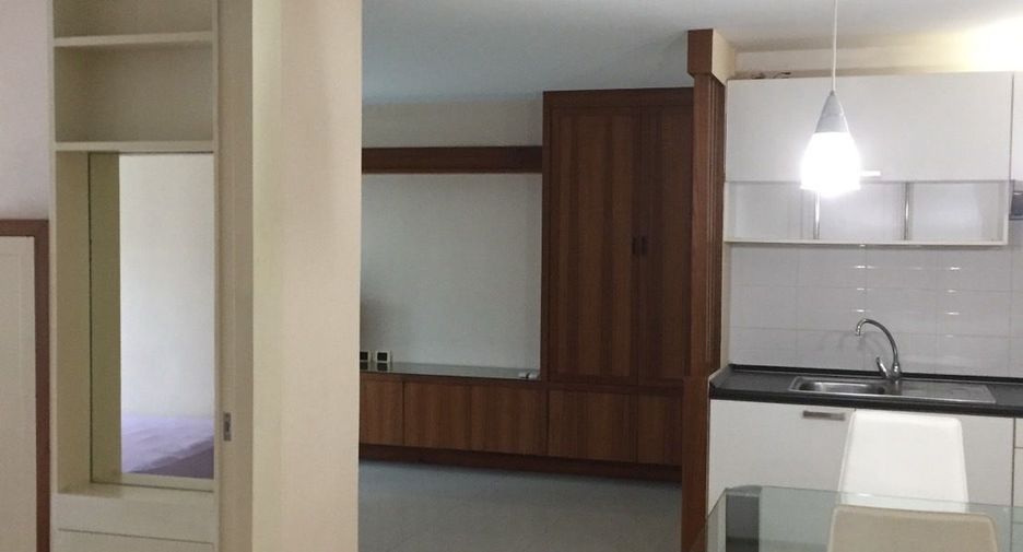 For sale 2 bedrooms condo in Sathon, Bangkok