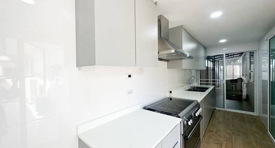 Haus zur Miete mit 3 Zimmer in Bang Lamung, Chonburi