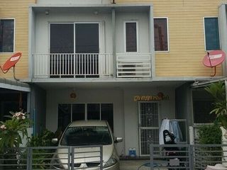 For sale 3 bedrooms townhouse in Mueang Samut Prakan, Samut Prakan