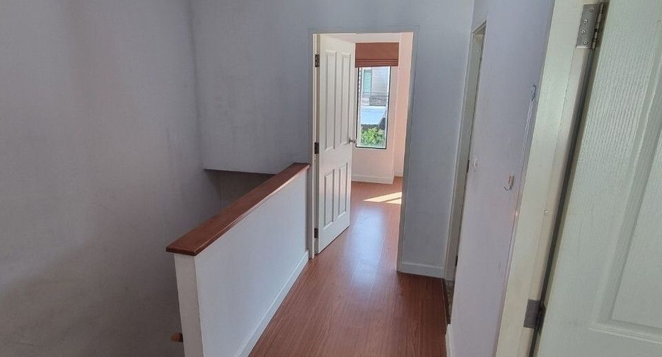 Продажа 3 спальни таунхаус в Bang Bua Thong, Нонтабури