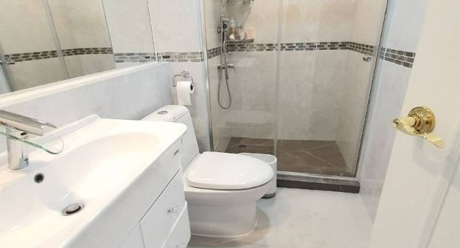 For sale 2 bedrooms condo in Chatuchak, Bangkok