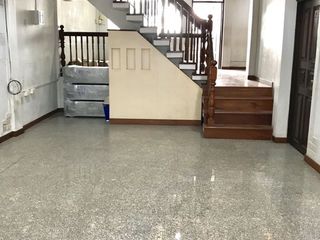 For sale 7 ベッドルーム townhouse in Khlong Toei, Bangkok