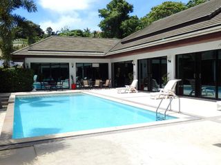 À louer 4 chambres villa à Mueang Phuket, Phuket