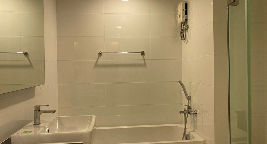 For sale 1 bed condo in Si Racha, Chonburi