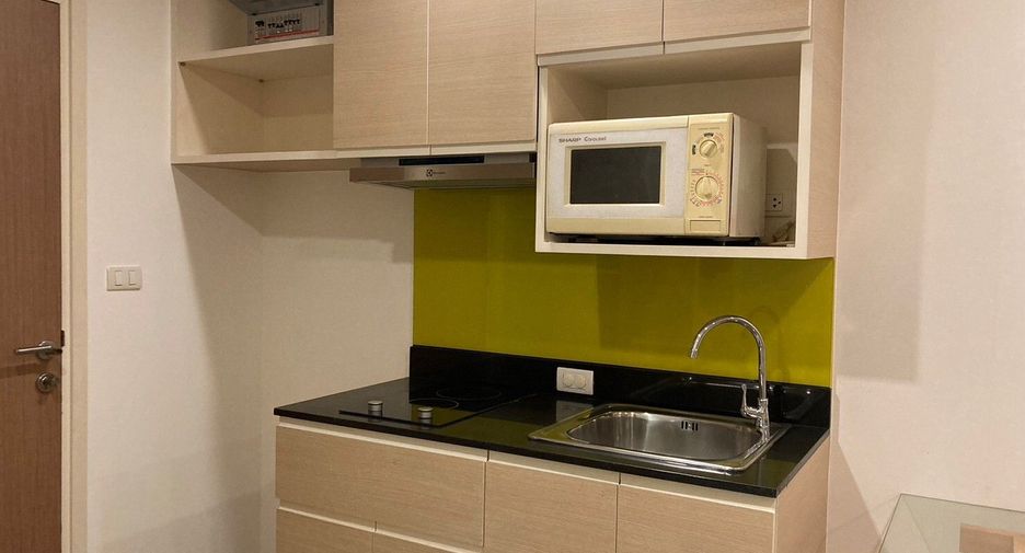 For sale 1 bed condo in Si Racha, Chonburi