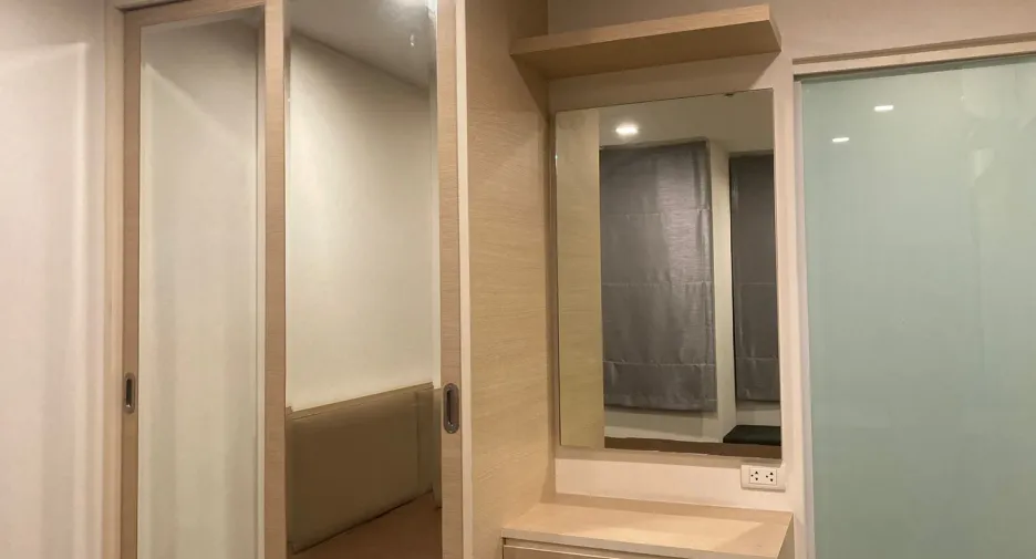 For sale 1 bed condo in Si Racha, Chonburi