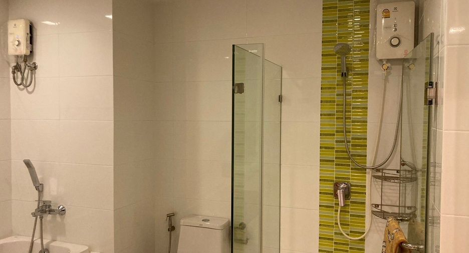 For sale 1 bed condo in Si Racha, Chonburi