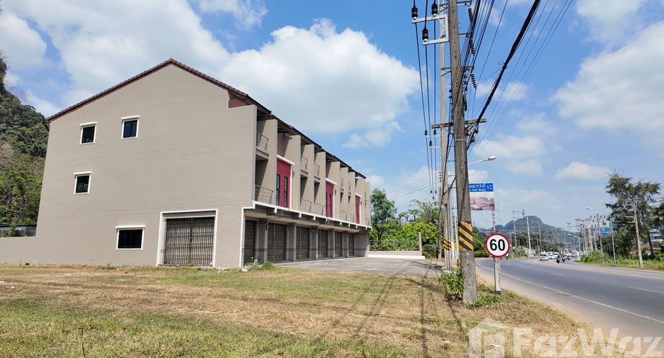 For sale 3 bedrooms retail Space in Mueang Krabi, Krabi