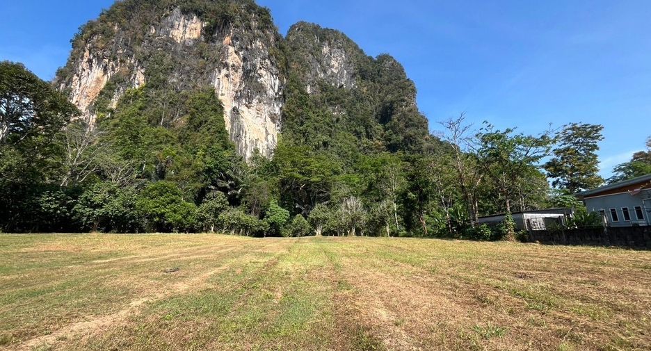 For sale 3 bedrooms retail Space in Mueang Krabi, Krabi