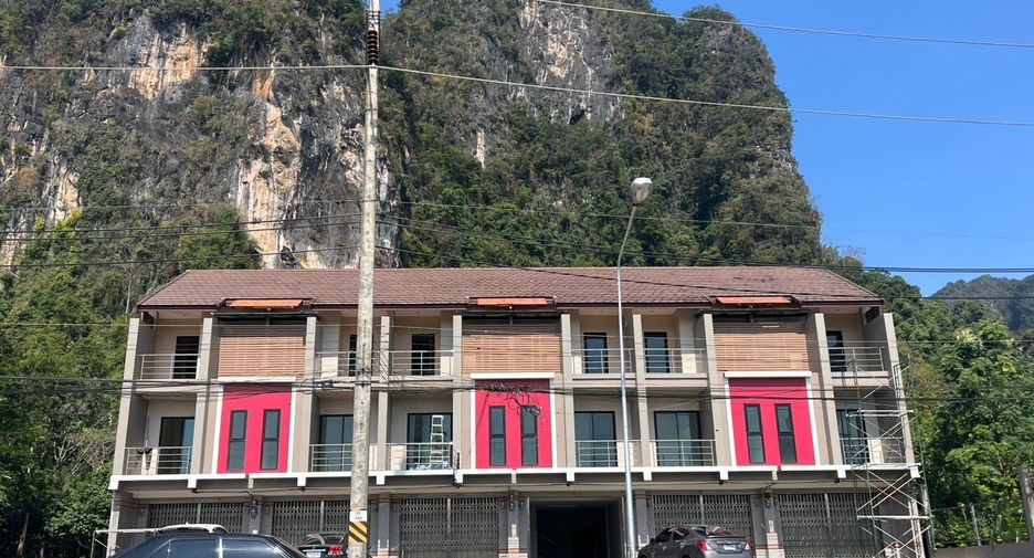 For sale 3 bedrooms retail Space in Mueang Krabi, Krabi