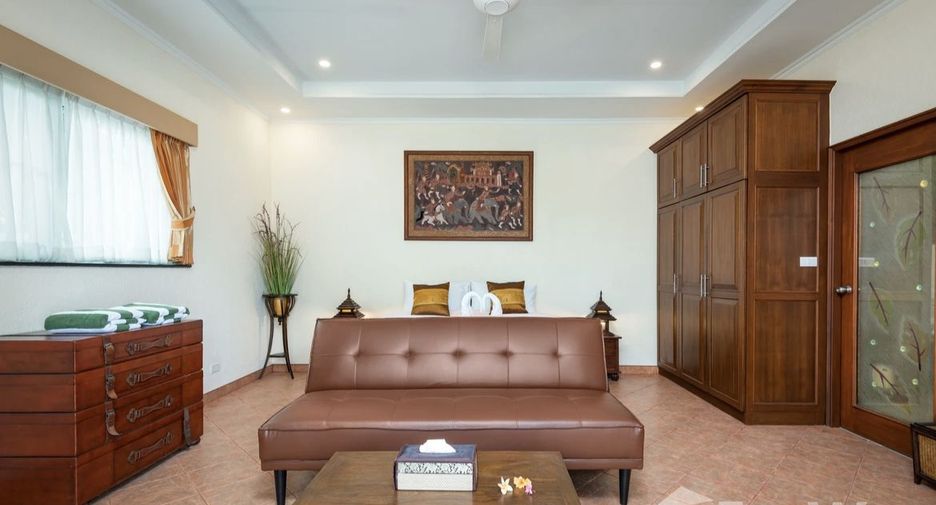 Villa zum Kauf mit 6 Zimmer in Bang Lamung, Chonburi