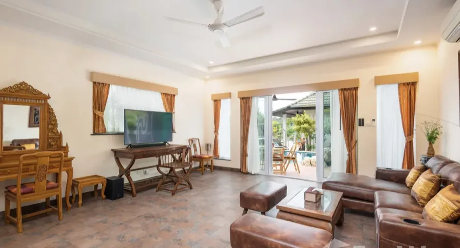 For sale 6 bedrooms villa in Huay Yai, Pattaya