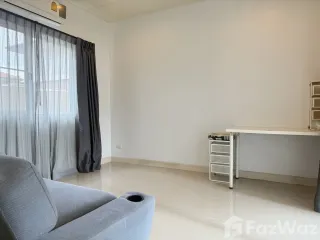 Casa en alquiler de 4 habitaciones en Mueang Phuket, Phuket