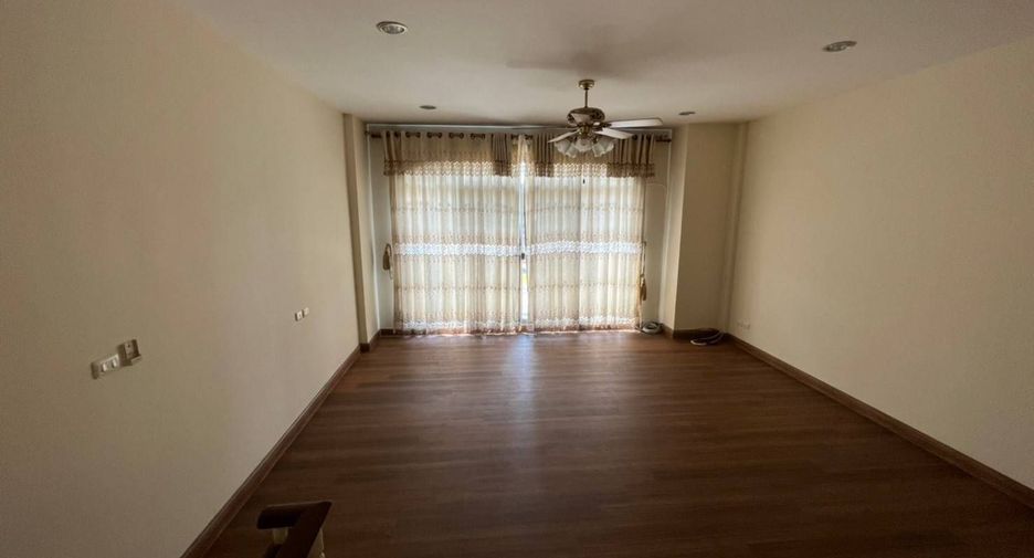 出售 和 出租 3 卧室 独立屋 在 Suan Luang, 曼谷