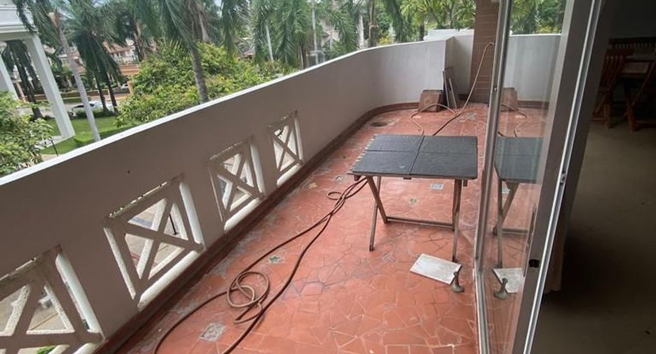 For sale 2 bedrooms condo in Bang Kapi, Bangkok