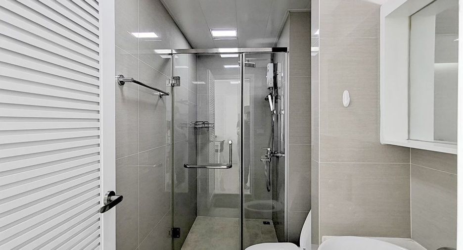For sale 1 bed condo in Huai Khwang, Bangkok