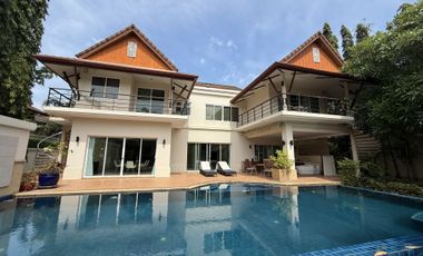 For rent 5 bedrooms villa in Mueang Phuket, Phuket