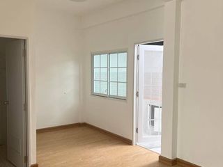 Reihenhaus zum Kauf mit 3 Zimmer in Min Buri, Bangkok