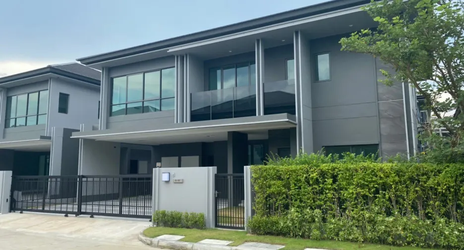 ขาย และ ให้เช่า 4 ห้องนอน บ้านเดี่ยว ใน บางกะปิ, กรุงเทพฯ
