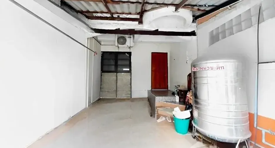 For sale 2 bedrooms townhouse in Mueang Pathum Thani, Pathum Thani