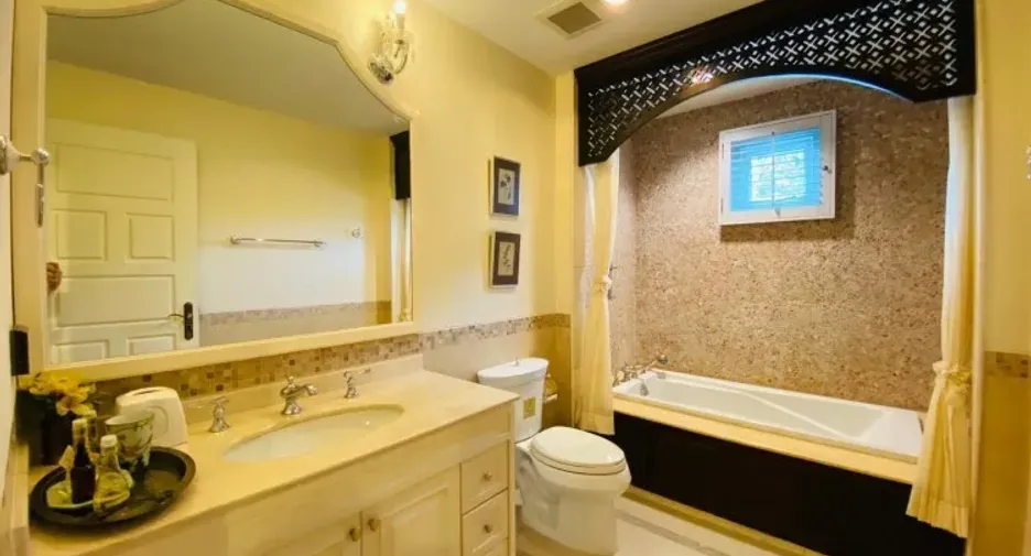 For sale そして for rent 4 ベッドルーム house in Bang Phli, Samut Prakan