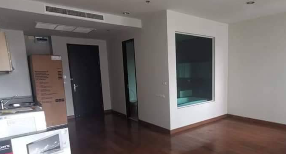 For sale studio condo in Pathum Wan, Bangkok