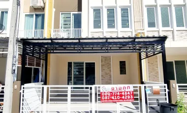 For sale 4 bedrooms townhouse in Mueang Samut Sakhon, Samut Sakhon