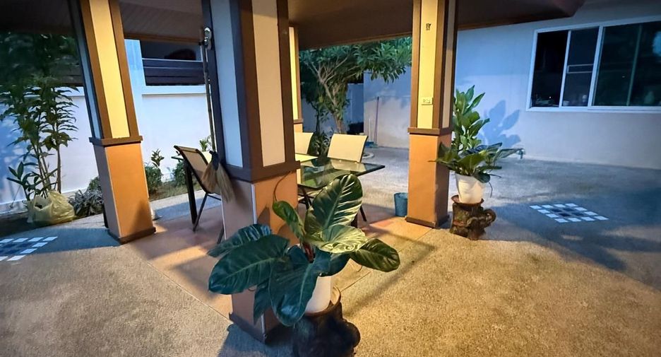 À louer 3 chambres villa à Bang Lamung, Chonburi