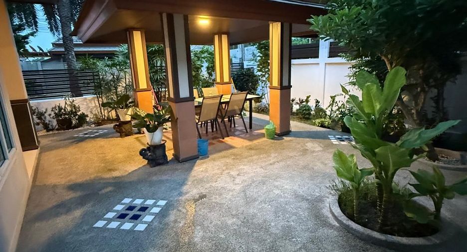À louer 3 chambres villa à Bang Lamung, Chonburi