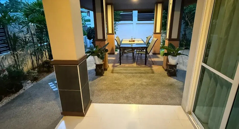 À louer 3 chambres villa à Bang Lamung, Chonburi