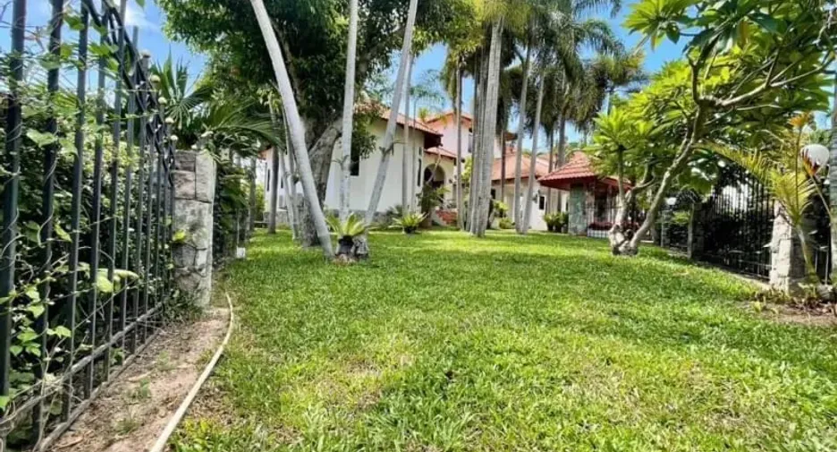 Haus zum Kauf mit 5 Zimmer in Bang Lamung, Chonburi