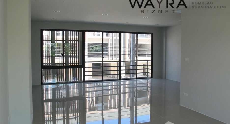 Casa adosada en venta de 3 habitaciones en Lat Krabang, Bangkok