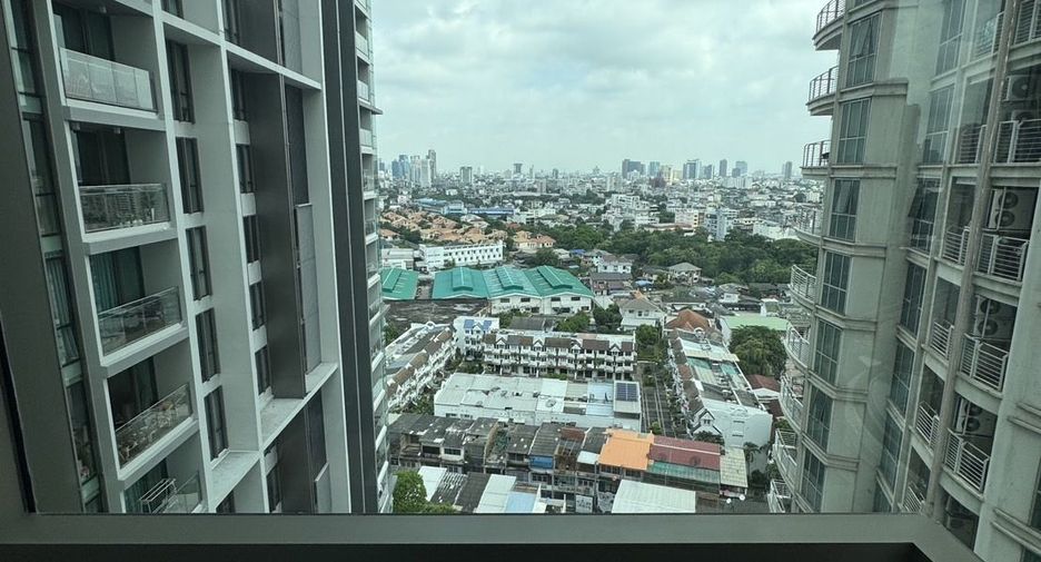 For sale 2 bedrooms condo in Khlong Toei, Bangkok