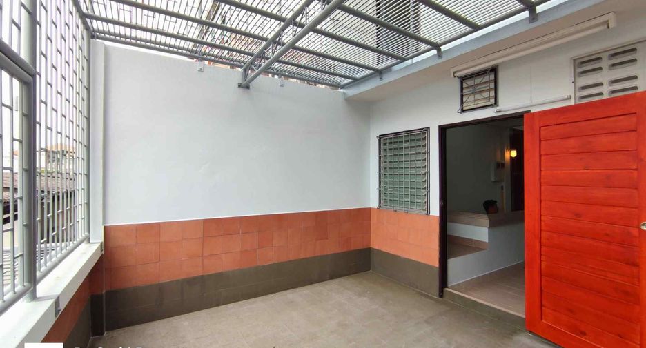 出售 2 卧室 联排别墅 在 Ban Chang, Rayong