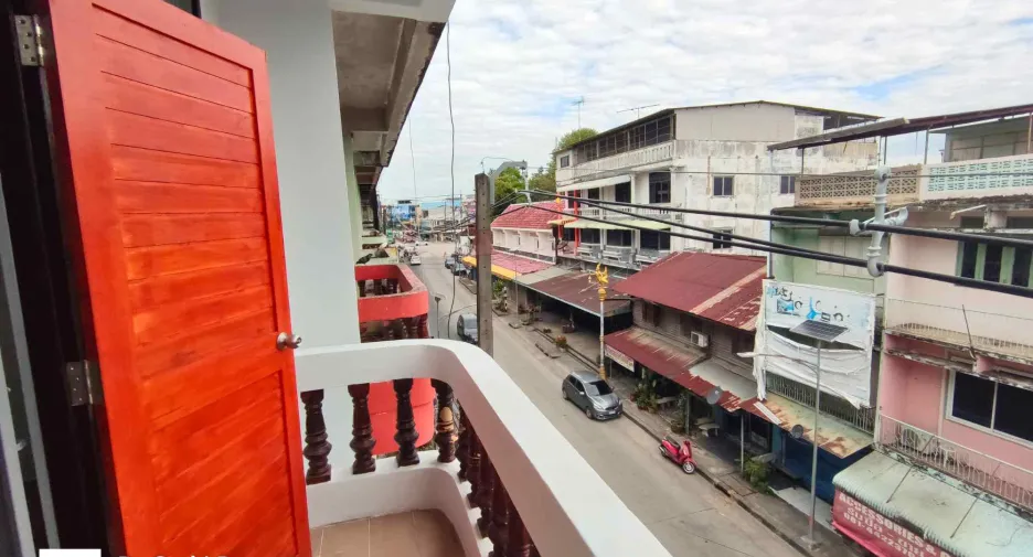 出售 2 卧室 联排别墅 在 Ban Chang, Rayong