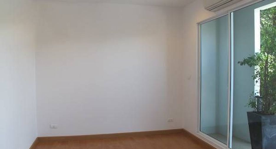 Продажа 3 спальни таунхаус в Пращет, Бангкок