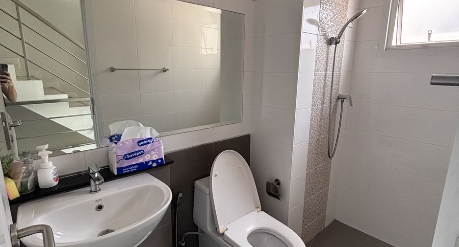 For sale and for rent 3 bedrooms townhouse in Bang Na, Bangkok