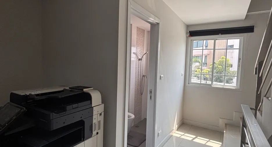 For sale and for rent 3 bedrooms townhouse in Bang Na, Bangkok