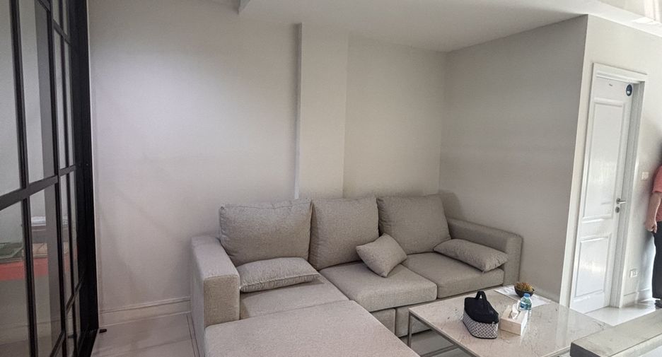 For sale and for rent 3 bedrooms townhouse in Bang Na, Bangkok