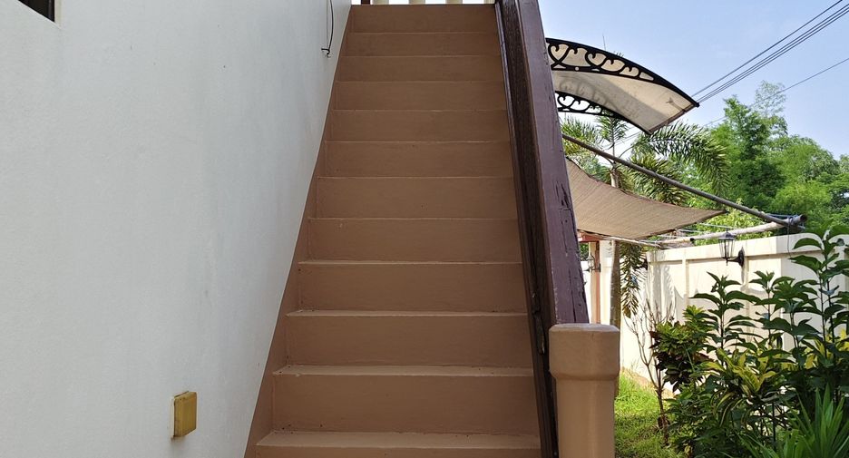For sale 5 bedrooms house in Hang Chat, Lampang