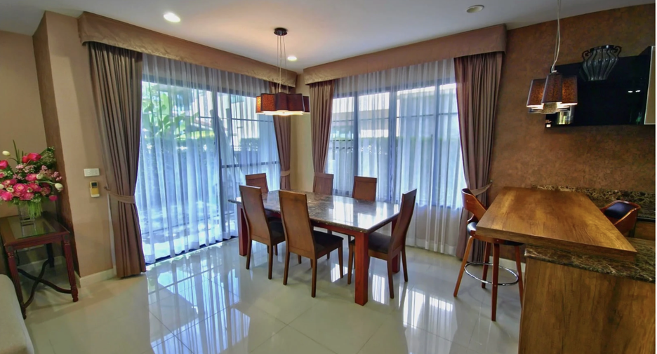 For sale 3 bedrooms villa in Mueang Phuket, Phuket
