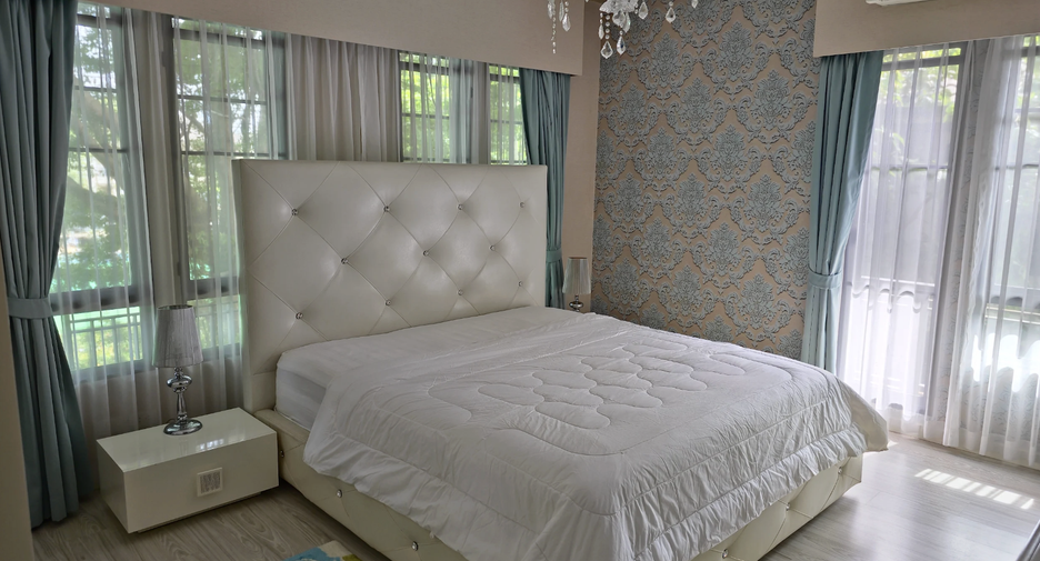 For sale 3 bedrooms villa in Mueang Phuket, Phuket